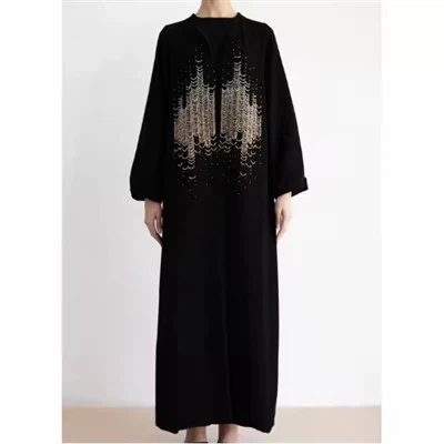 Europeiska broderade kläder